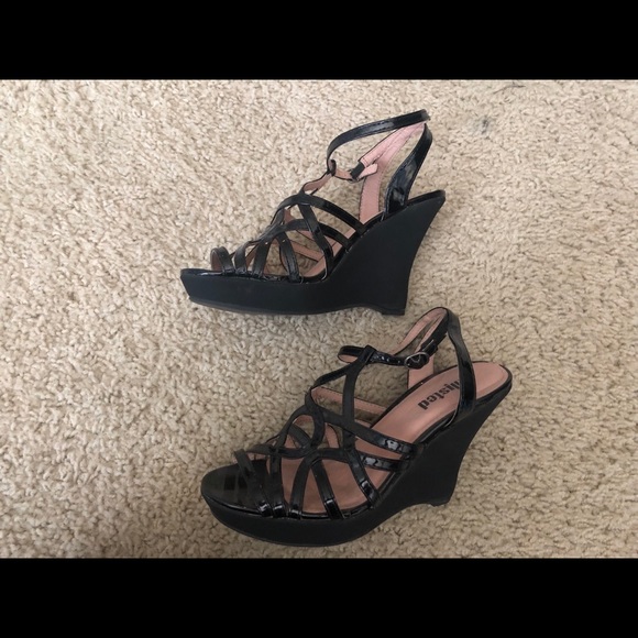 Black leather wedges - Picture 2 of 5